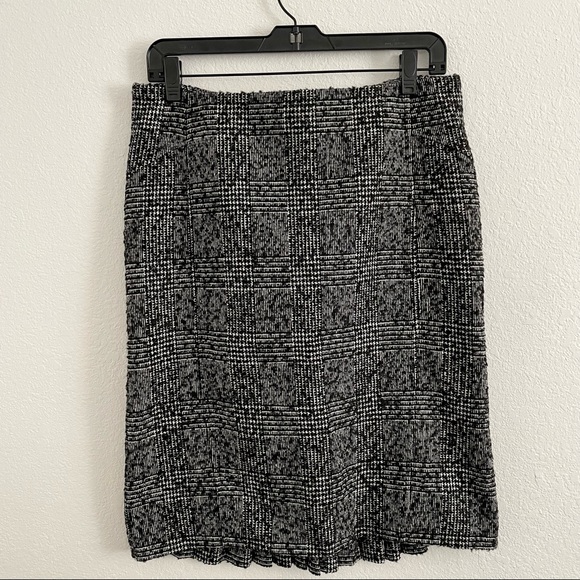 Express Design Studio - Gray Plaid Trumpet Pencil Skirt - Size 4 - Picture 1 of 4